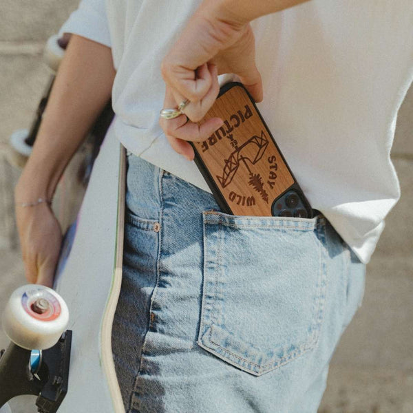 Coque iPhone en bois PICTURE Stay Wild