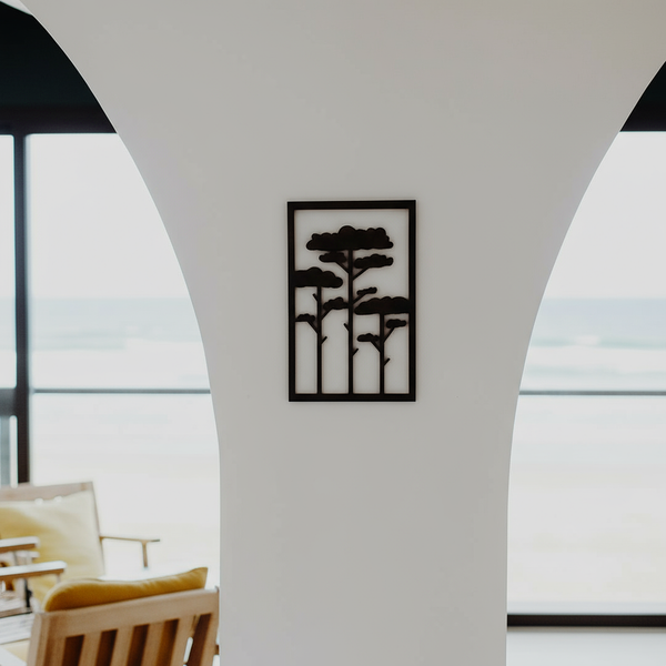 Décoration murale bois PINS dans maison surf lifestyle avec vue océan Atlantique Landes