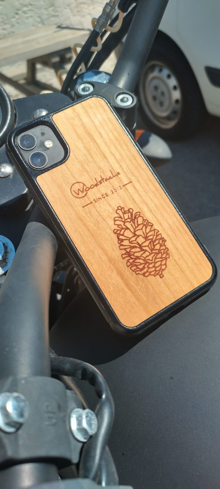 Coque iPhone en bois L'Essence du pin