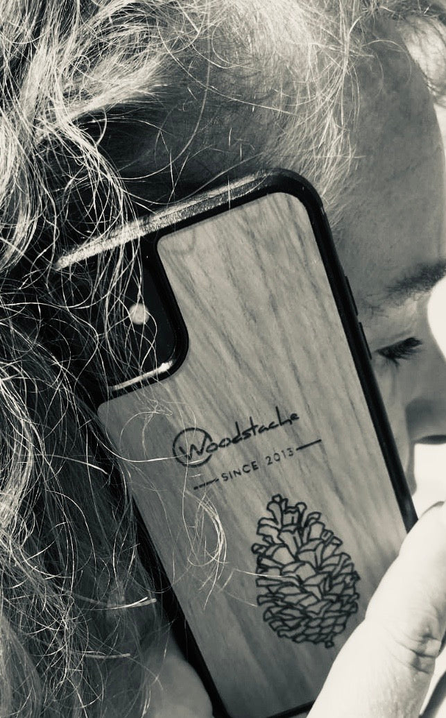 Coque iPhone en bois L'Essence du pin