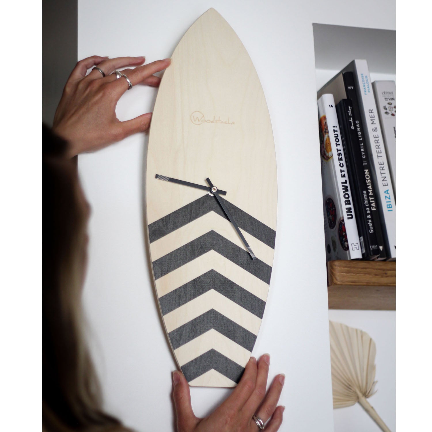 Horloge surf en bois reef Black
