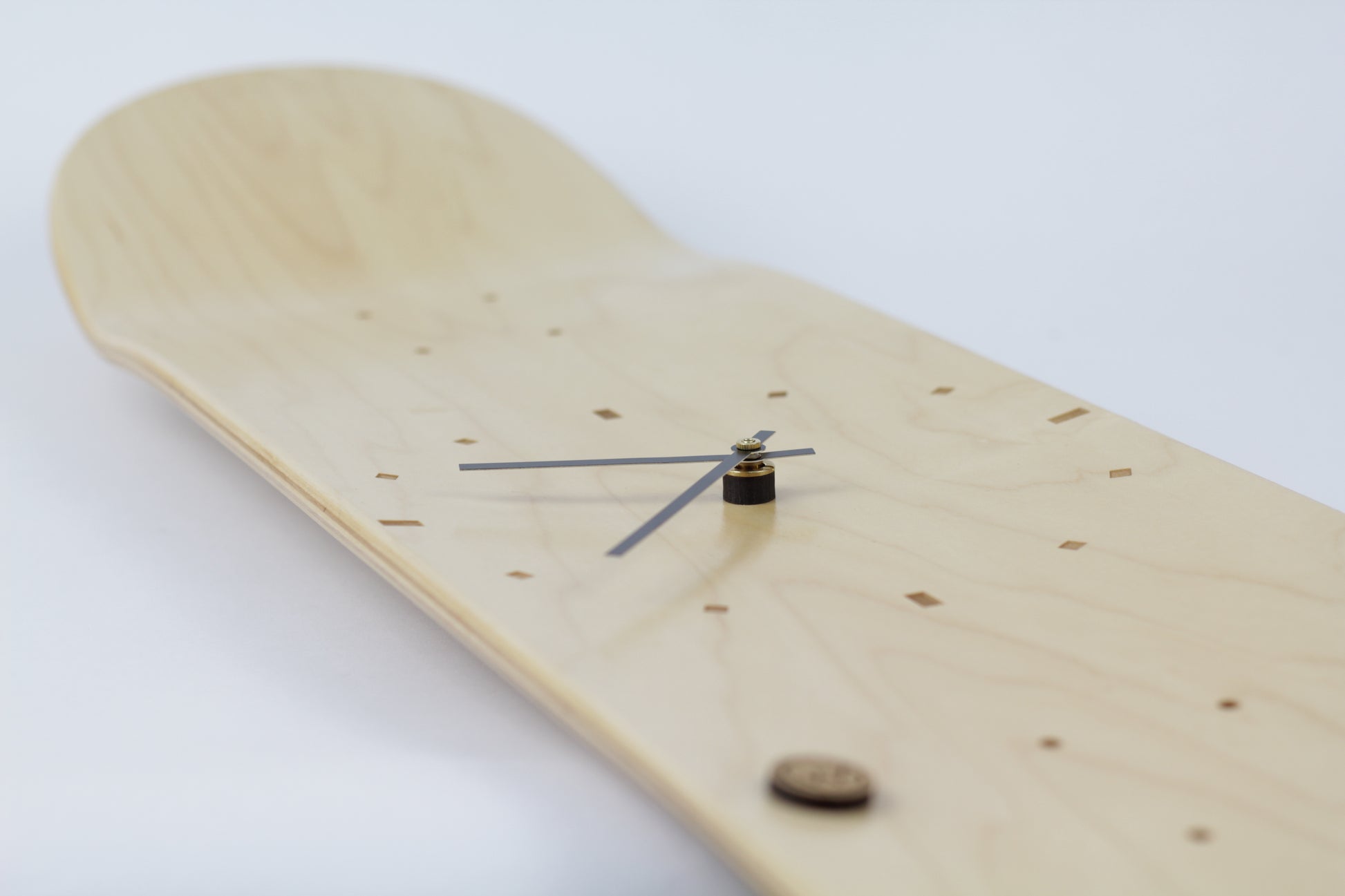 Horloge Skate VARIAL Bois Recyclé - Décoration Murale Urbaine Made in France