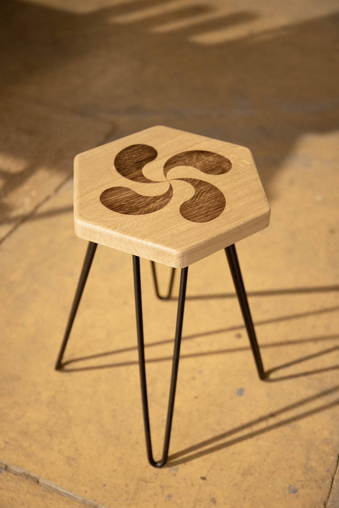 Tabourets en bois massif
