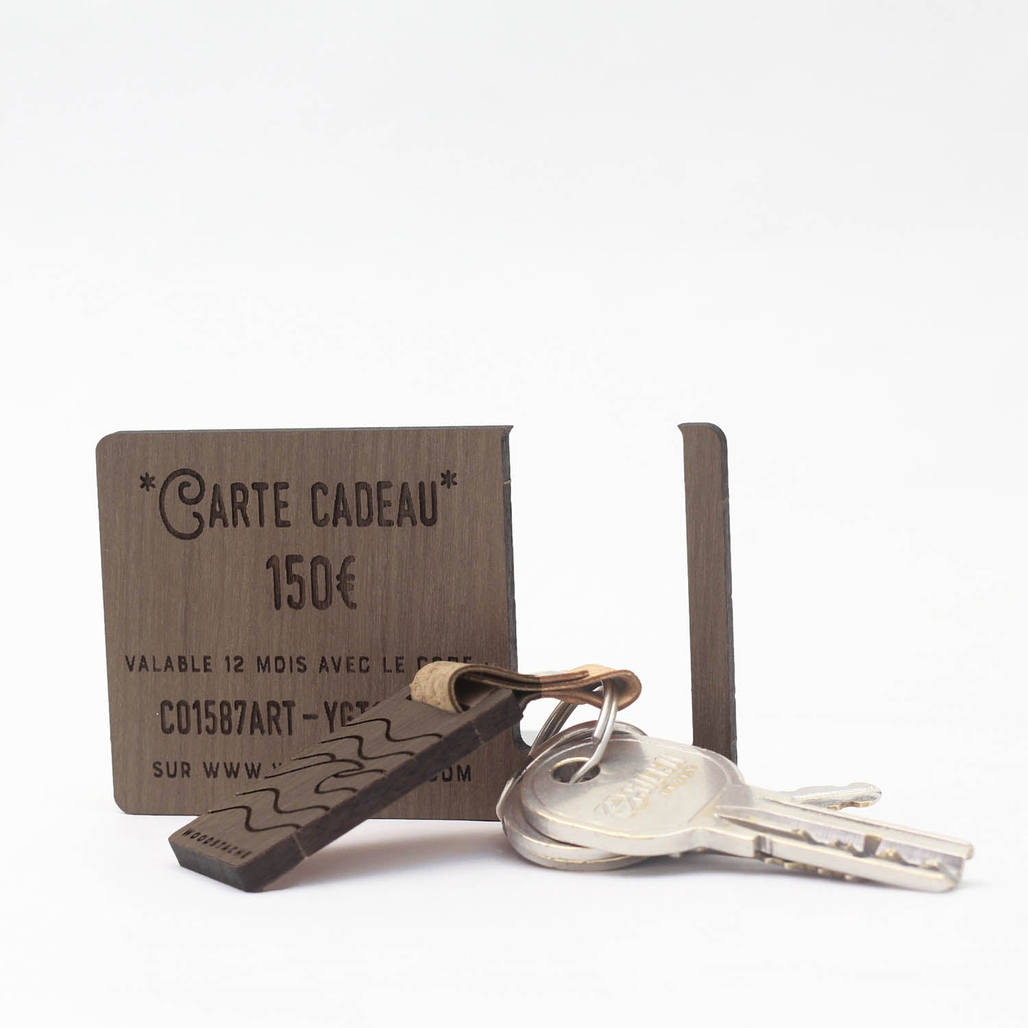 carte cadeau woodstache en bois et porte clef