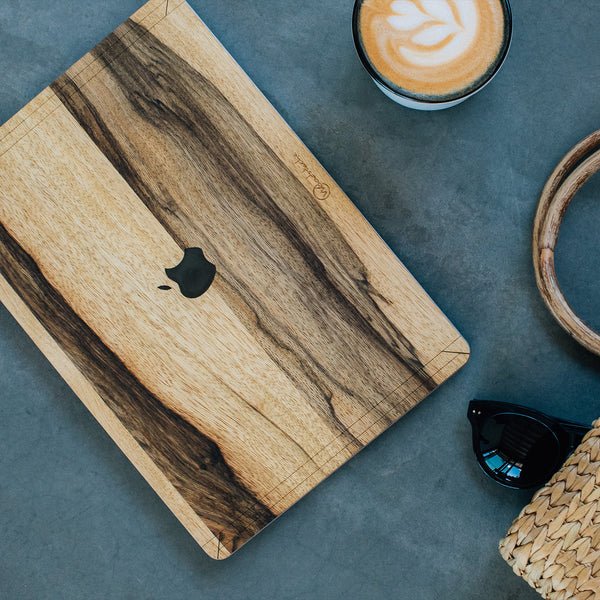 Cover MacBook bois black frake exotique sombre protection premium artisanale
