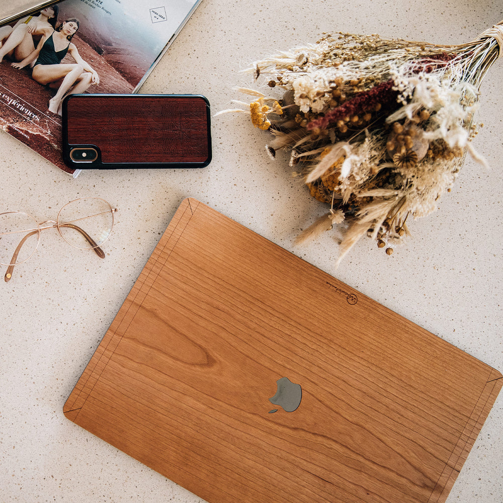 Cover en bois MacBook MERISIER Essentiel Made in France