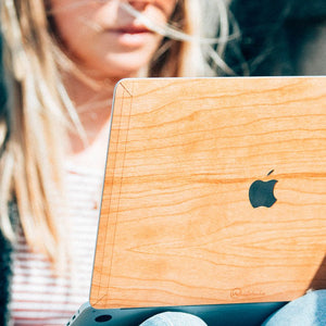Cover macbook en bois