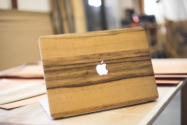 Cover en bois macbook fabriquée en France