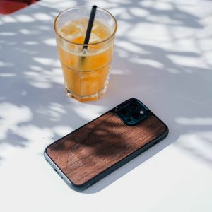 Coque iPhone en bois explore